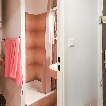1 Bedroom Lovely In * Allos